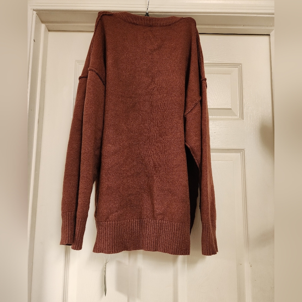 HALARA ROUND NECK SWEATER - Picture 2 of 4